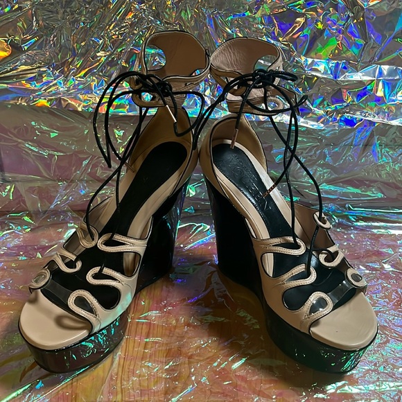 ‼️100% AUTHENTIC‼️Alexander McQueen Lace Up Wedges Black Beige Size 8.5 - Picture 2 of 11